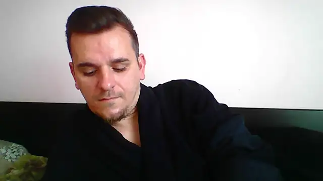 Huge_cock22cmのウェブカメラショー