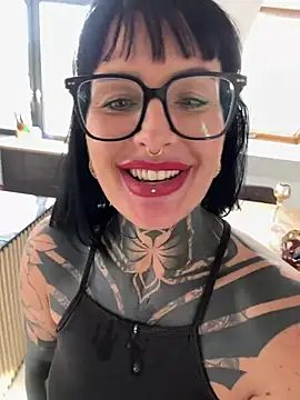 KathaleaNoir's Live XXX Chat