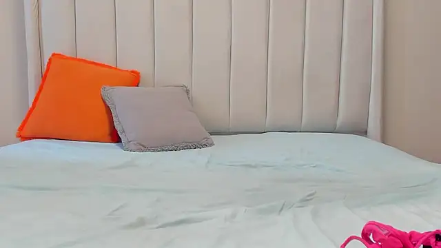 _heavenlysent Live XXX-Chat