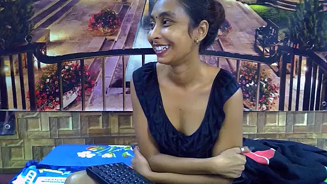IndianSexyButt live XXX chat