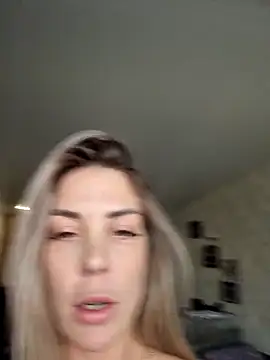 Anna_Nights Pertunjukan Webcam