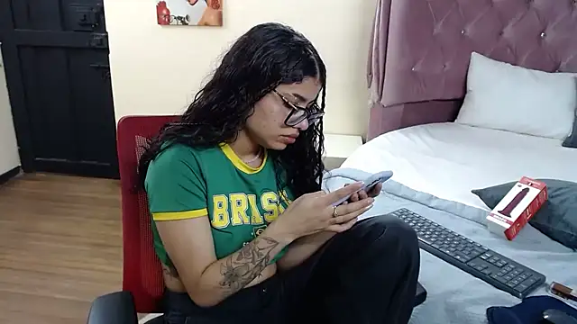 Issaa_Tyler Chat XXX in diretta