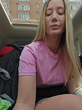 SvetLive Adlı Modelin Canlı XXX Sohbeti