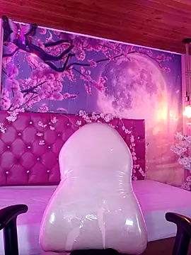 Pokazy przed kamerką – Kittylatina_