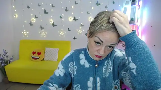 Show modela NikaMayu na web-kameri