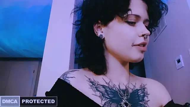 NaughtyLittleFox Live XXX Chat