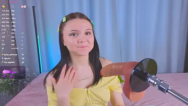 Tiny_Emmy: απευθείας συνομιλία ΧΧΧ