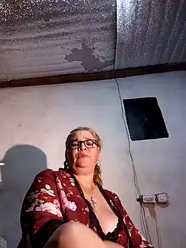 momismilf544 Live XXX Chat