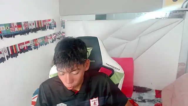 دردشة Liarr_ الجنسية المباشرة