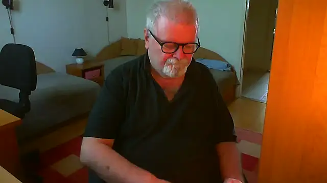 عرض كام petvarad