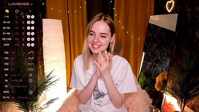 แชท XXX สดของ LillianShine