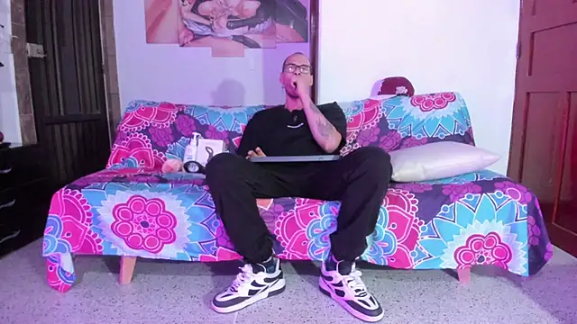 Vlad__night 即時 XXX 聊天