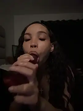 nikkiloveee ওয়েবক্যাম শো