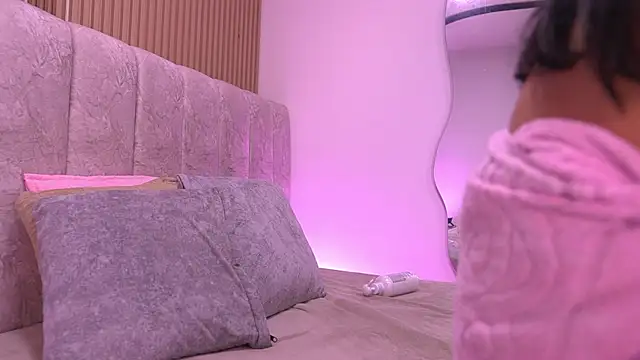 violeta_aroca's Live XXX Chat