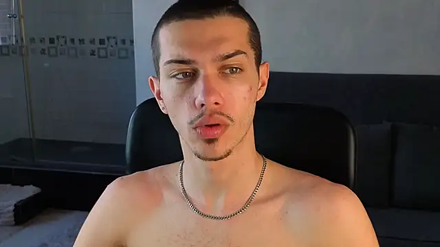 Pertunjukan Kamera Web KaydenDrew