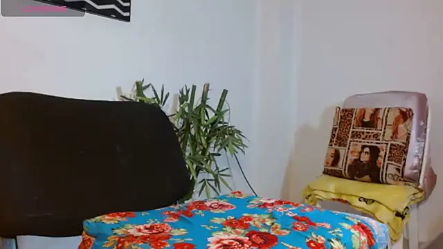 KamilaParrisx's Webcam Show