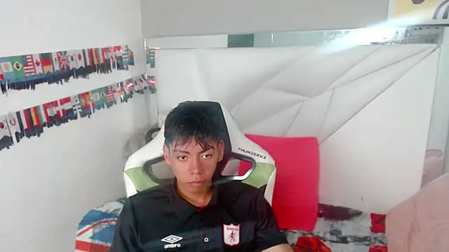 Chat +18 de Liarr_ ao vivo