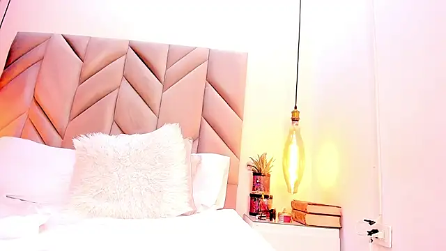 SabrinaVantressn Live XXX chat