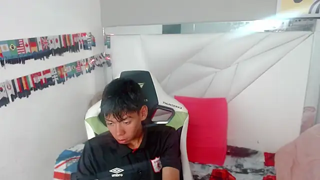 Liarr_ লাইভ XXX চ্যাট