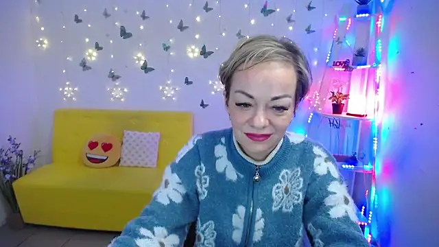 NikaMayu's Live XXX Chat