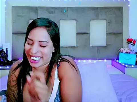 indiantopaz694uのウェブカメラショー