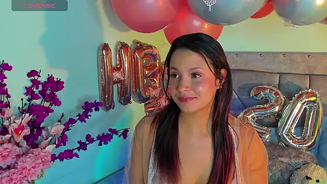 Britanny77 live XXX chat