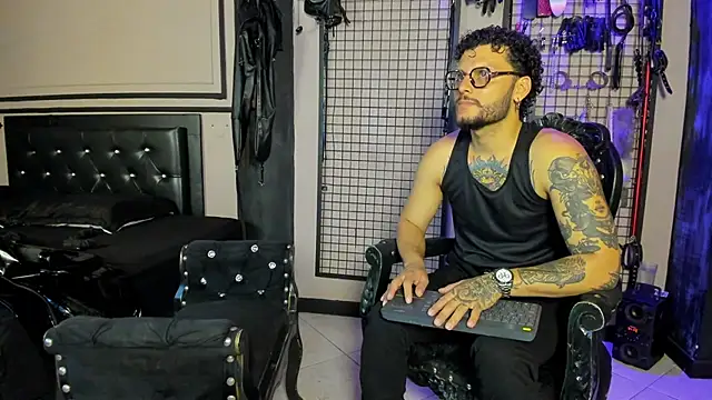 Twisted_Fantasy Chat XXX live