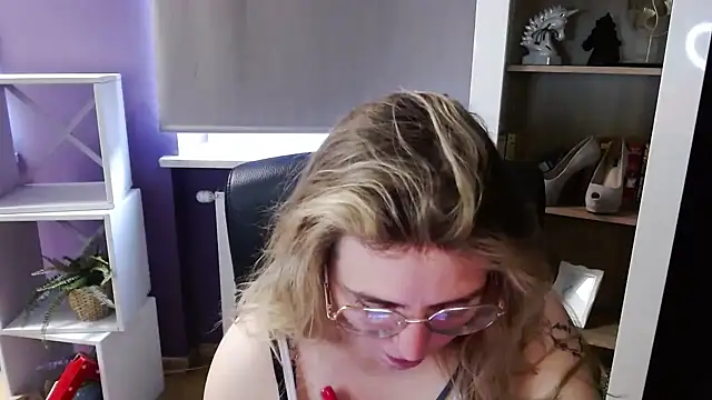 Zoey_Erotic élő XXX-chatje