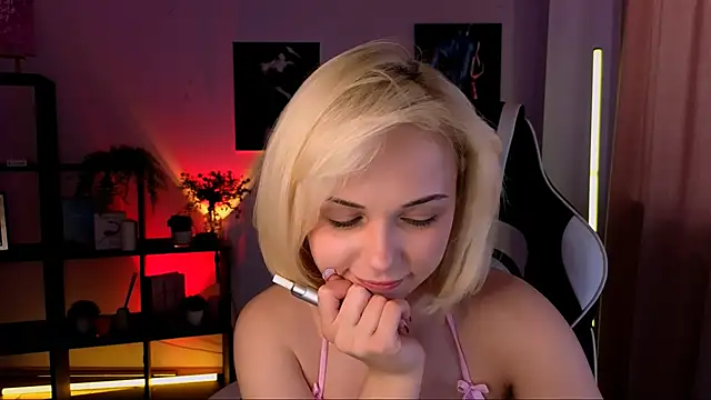 Chat +18 de ElenaMonroe ao vivo