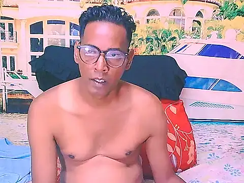 IndianHunk01 webcam show