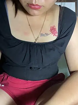 Chatroom XXX en direct de Miu_sexyy98