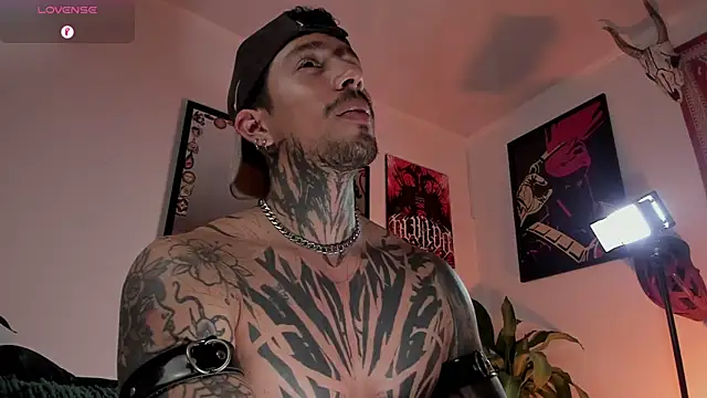 TigerStripes1_'s Webcam Show