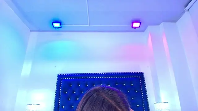 Cristal_and_luke Show in webcam