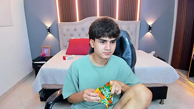 Živý XXX chat Tommy18__