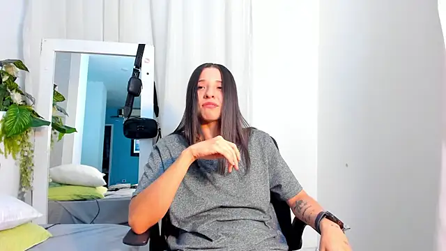 ViictoriiaSaenzのライブXXXチャット