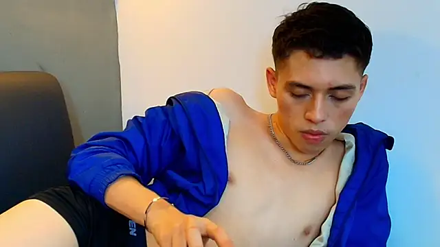 Chat XXX en directo de KENNY_HANK