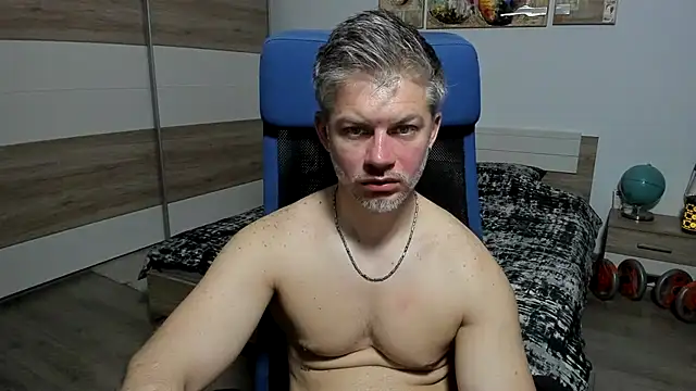 Онлайн чат XXX RobbyShawz