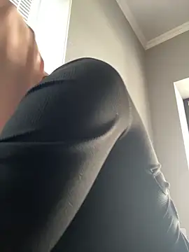 FlexibleDoll_ élő XXX-chatje