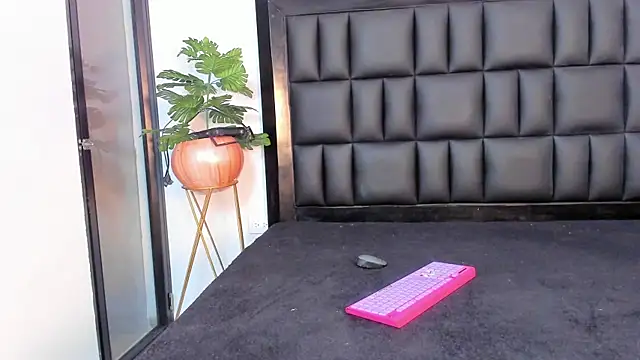 mia_roosee1: απευθείας συνομιλία ΧΧΧ