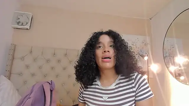 Chat +18 de vanesasexyhot21 ao vivo