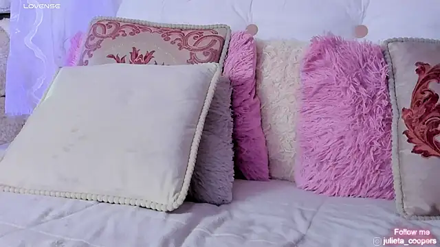 julieta_cooper20's Live XXX Chat