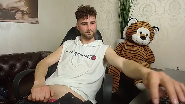 KyloEast Webcam-Show