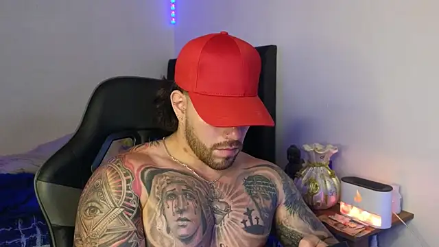 Ades_Lowe Adlı Modelin Web Kamerası Şovu