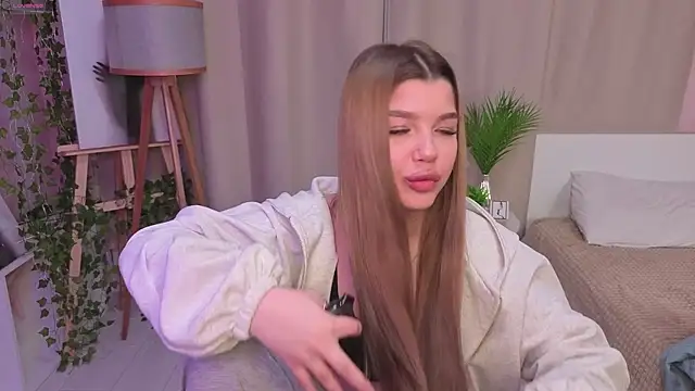 Chatroom XXX en direct de DelenaRines