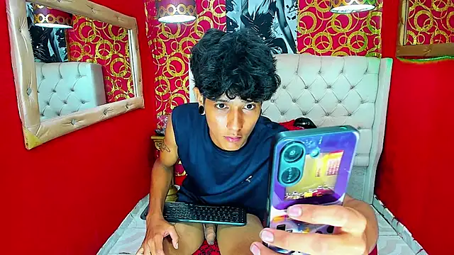 straightyoungpein Webcam-Show