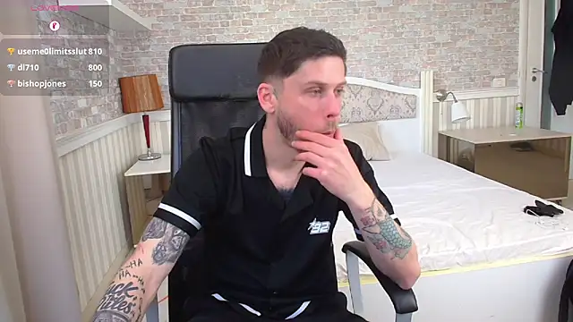 JonahShaw's Live XXX Chat