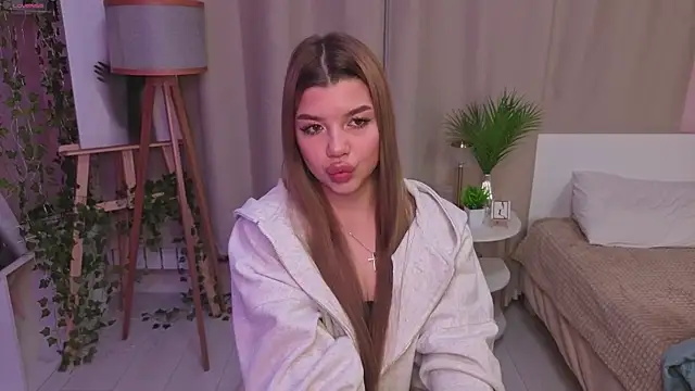 DelenaRines Adlı Modelin Canlı XXX Sohbeti