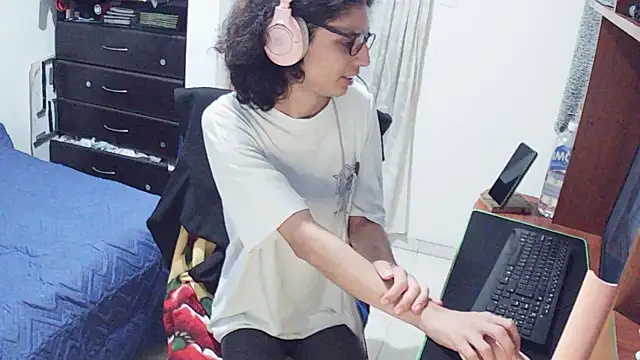 hxxyro1 webkamerás műsora