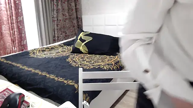 Arisa5000 Adlı Modelin Web Kamerası Şovu