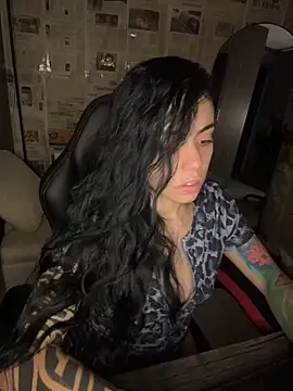 Chat +18 de i_am_nina_ ao vivo